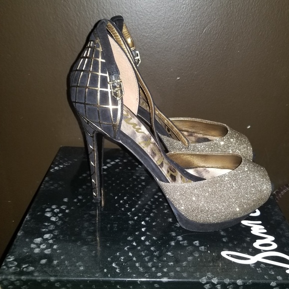 Shoes - Picture 3 of 4